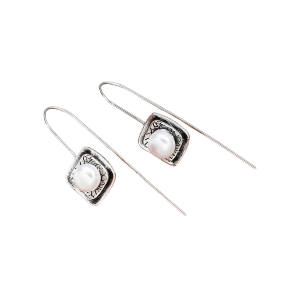 Hurmaava Helmi Korvarengas jokaiseen tilaisuuteen