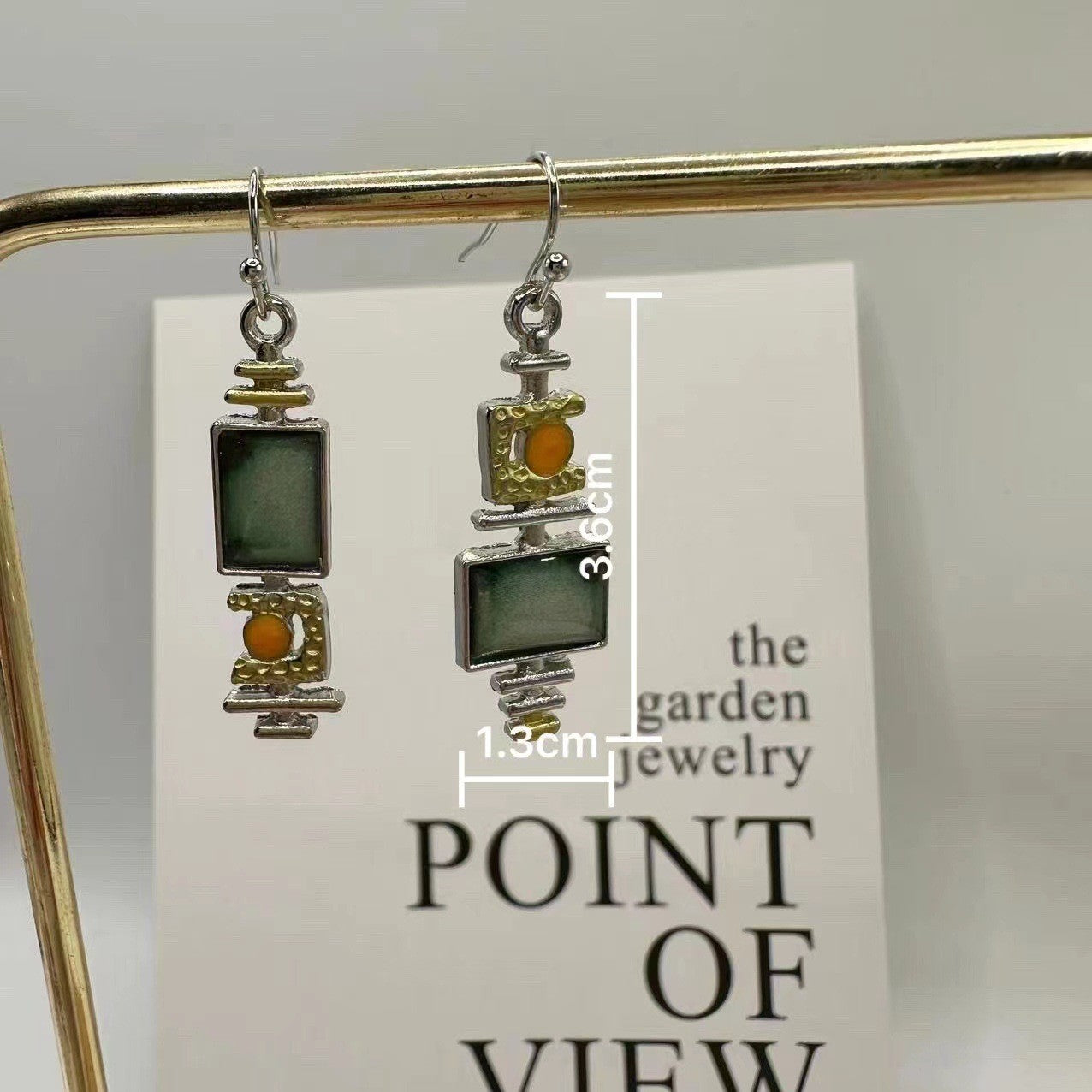 Klassinen Korvarengas ajattomalla viehätyksellä