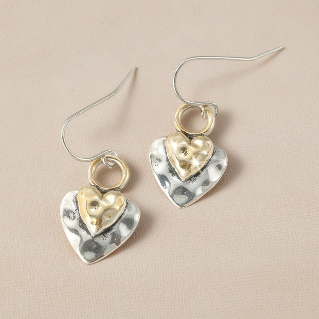 Kaunis Korvarengas ainutlaatuisella tyylillä