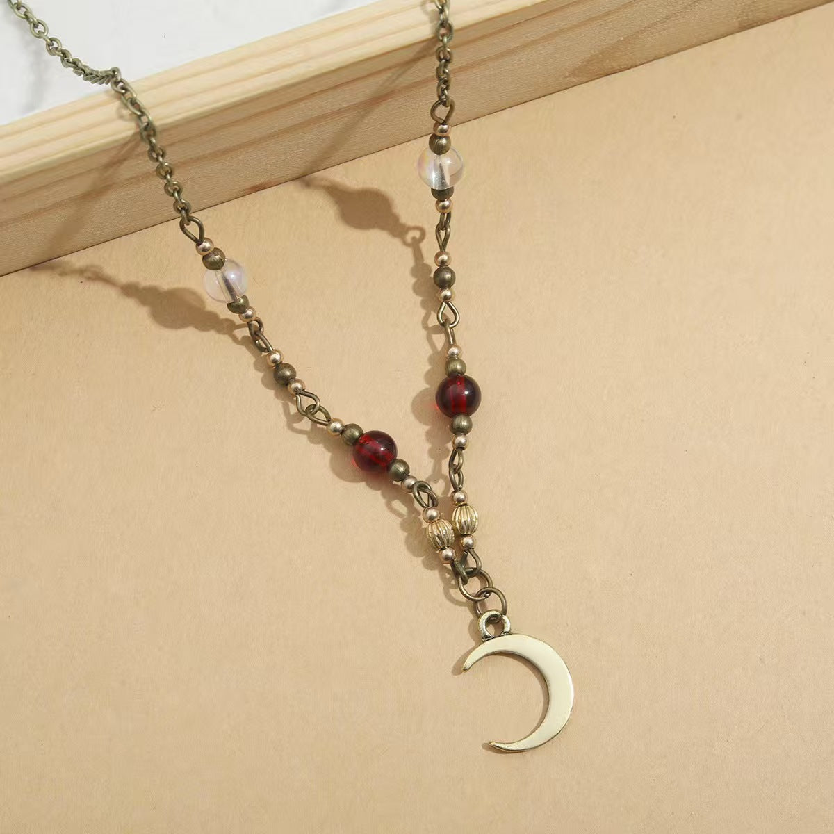 Klassinen Kaulakoru ajattomalla viehätyksellä