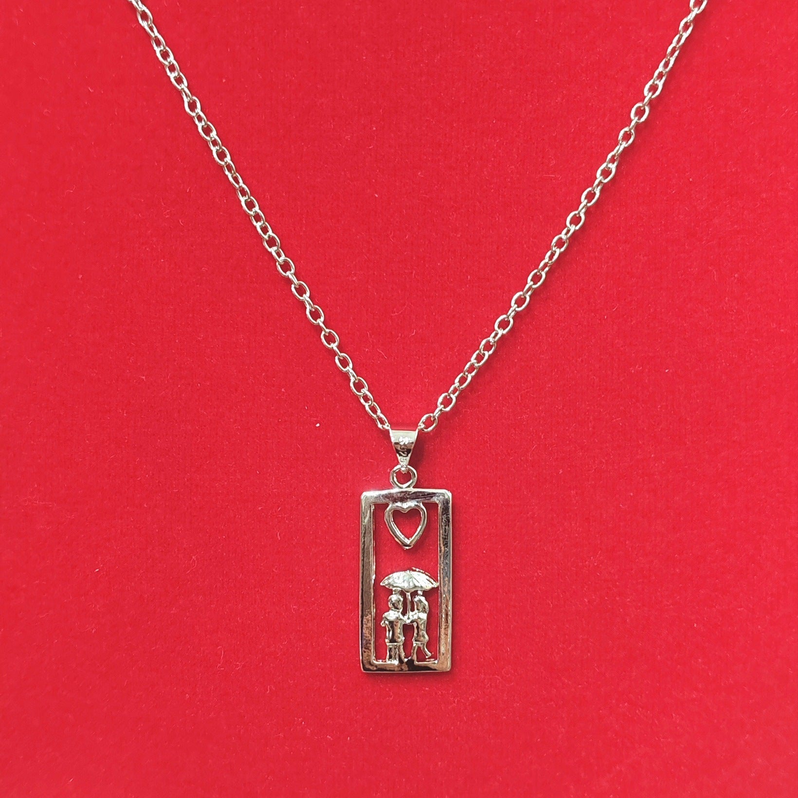 Klassinen Kaulakoru ajattomalla viehätyksellä