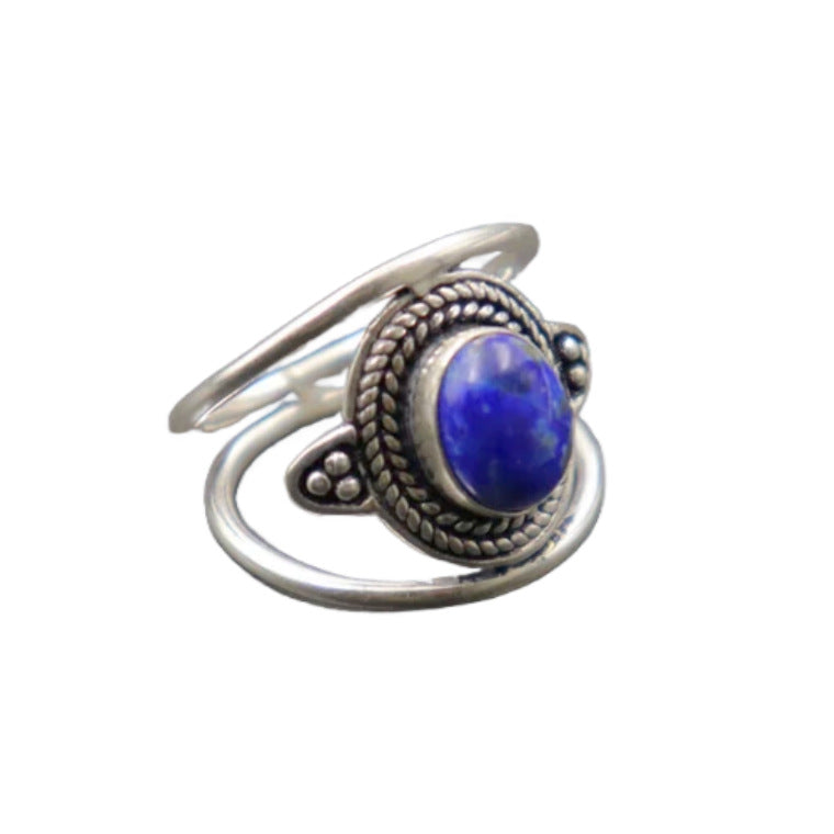 Klassinen Sormus ajattomalla viehätyksellä