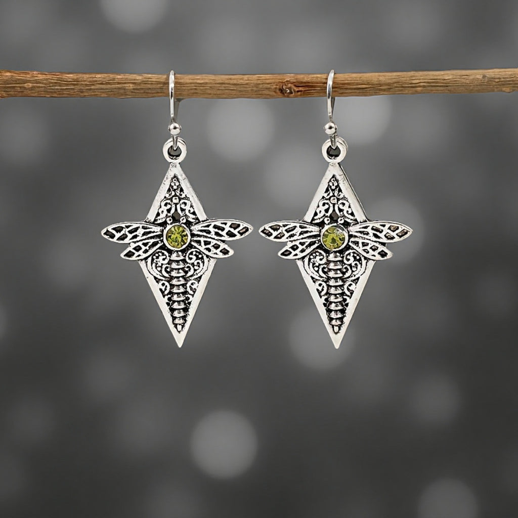 Kaunis Korvarengas ainutlaatuisella tyylillä