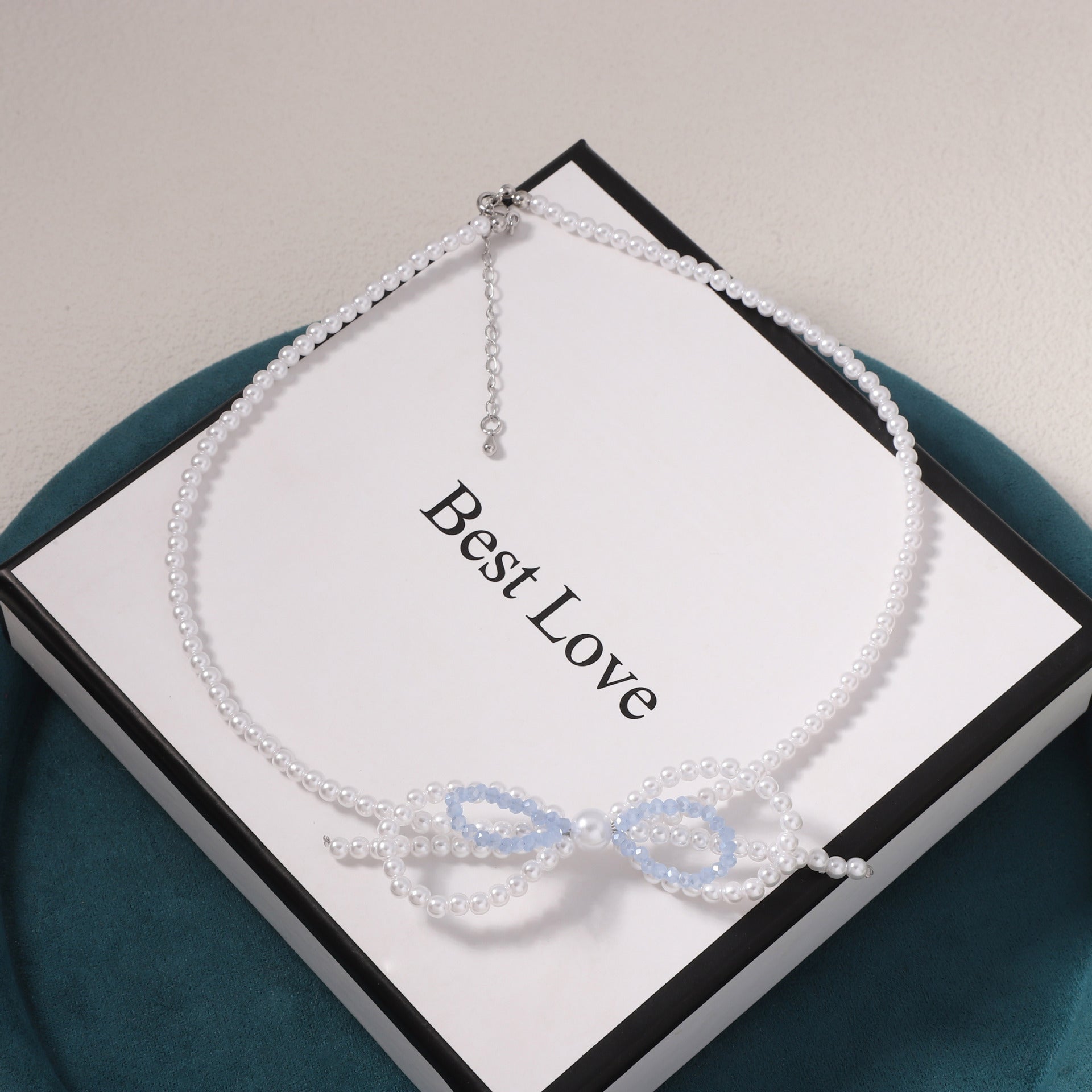 Elegantti Helmi Kaulakoru jokaiseen tilaisuuteen