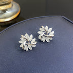 Kaunis Korvarengas ainutlaatuisella tyylillä