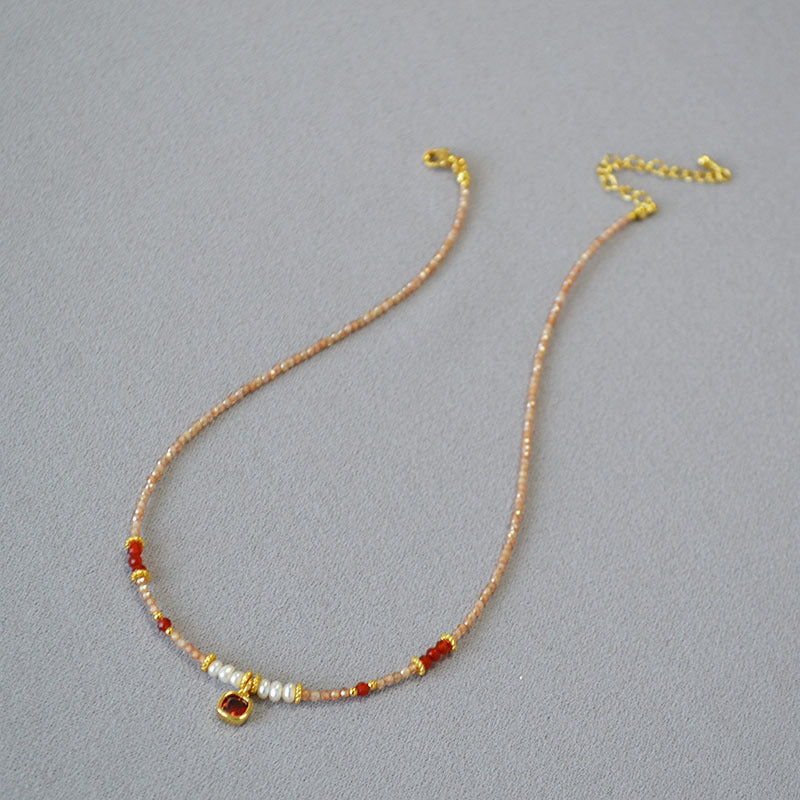 Elegantti Helmi Kaulakoru jokaiseen tilaisuuteen