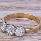 Klassinen Kulta Sormus ajattomalla viehätyksellä