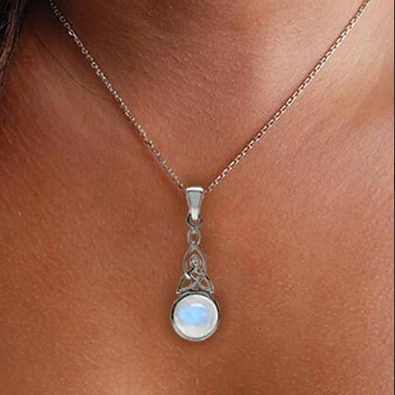 Kaunis Korvarengas ainutlaatuisella tyylillä