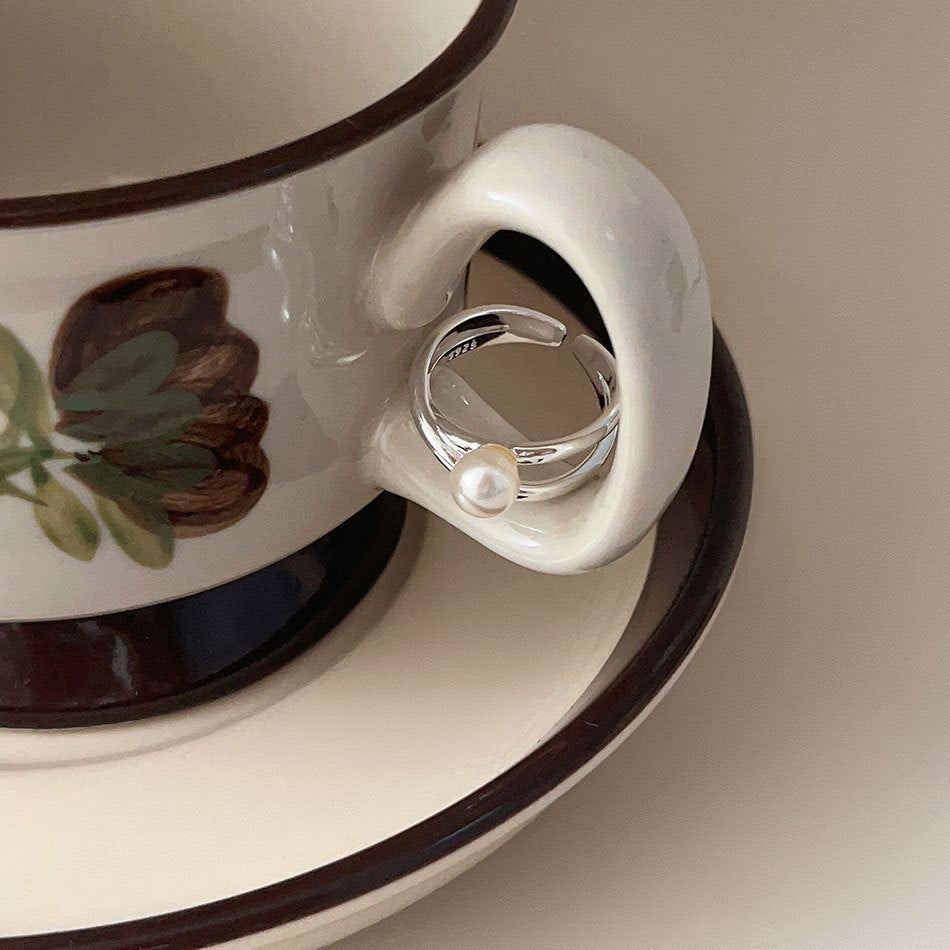 Klassinen Helmi Sormus ajattomalla viehätyksellä