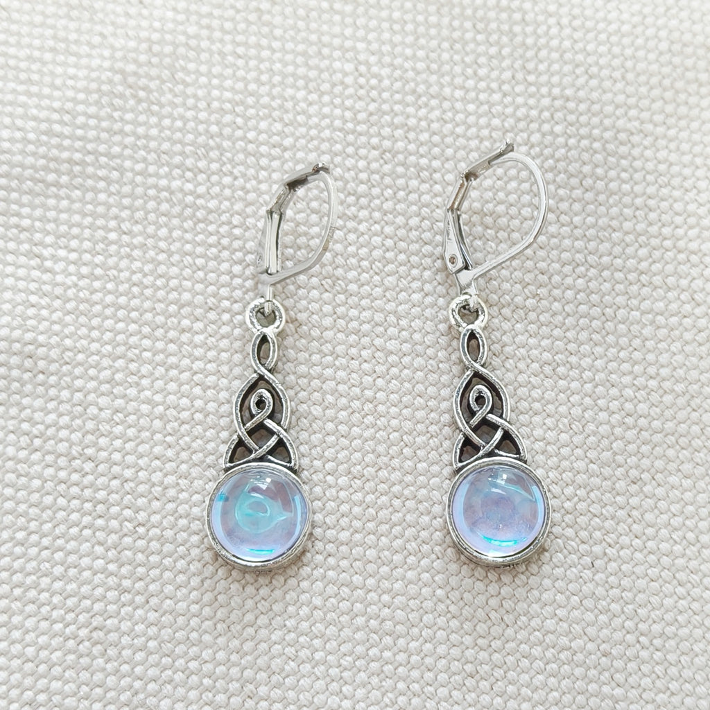 Kaunis Korvarengas ainutlaatuisella tyylillä