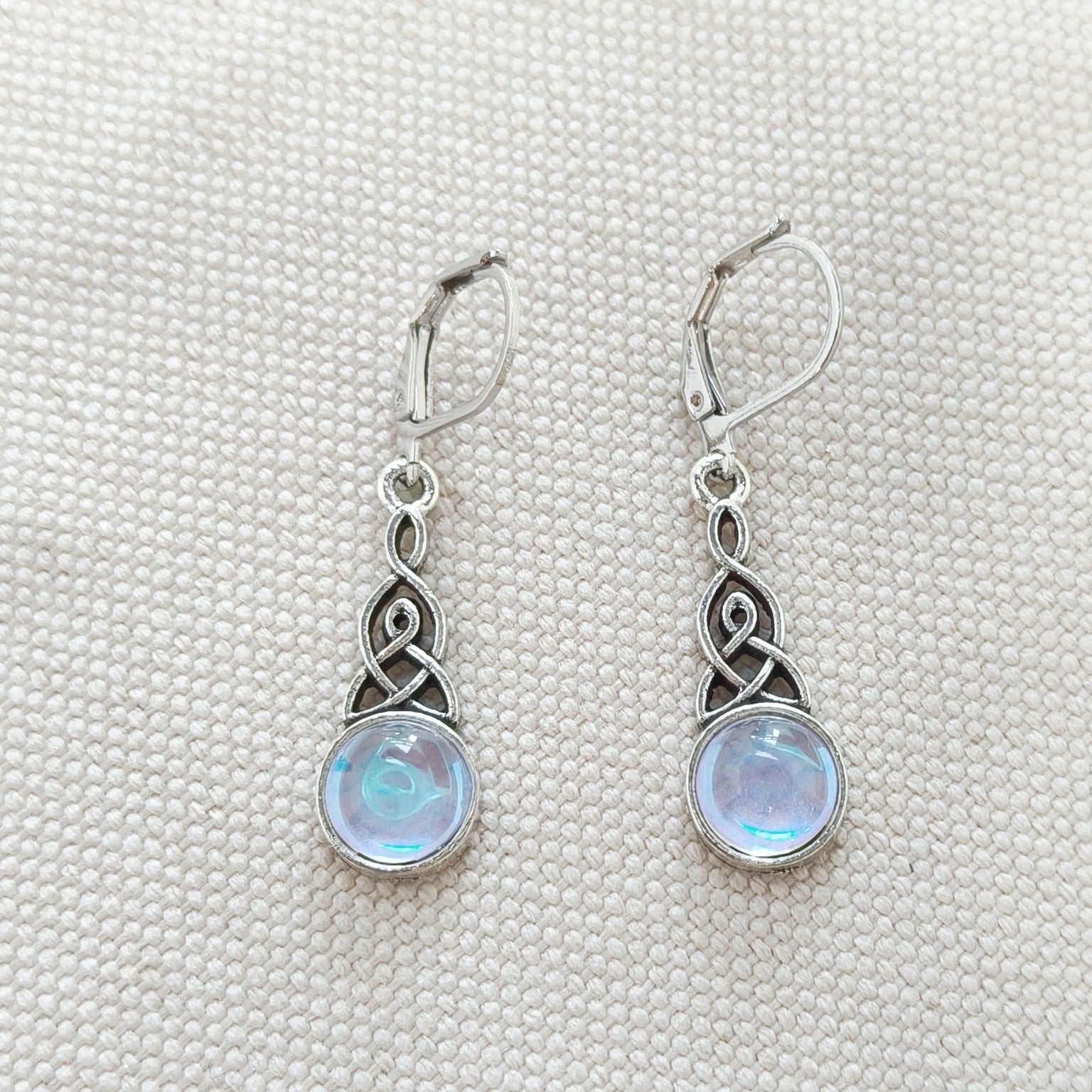 Kaunis Korvarengas ainutlaatuisella tyylillä