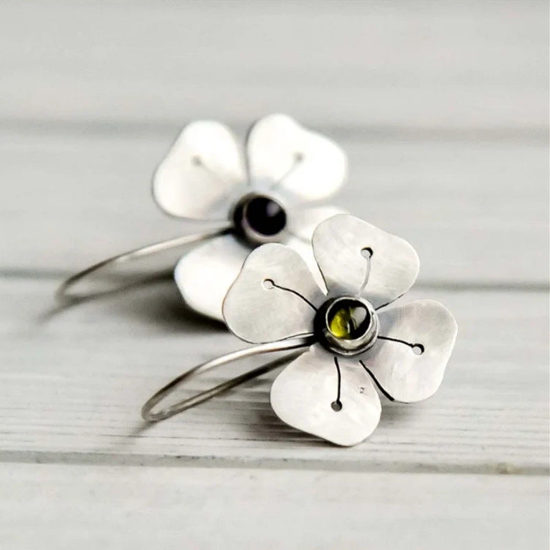 Kaunis Korvarengas ainutlaatuisella tyylillä