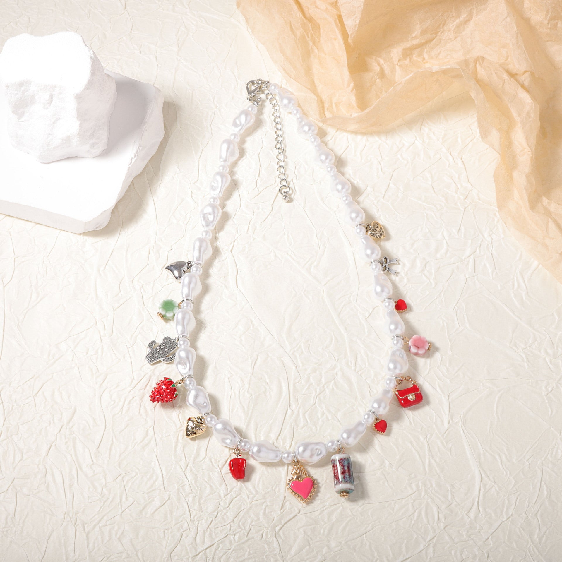 Elegantti Helmi Kaulakoru jokaiseen tilaisuuteen