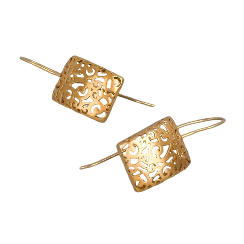 Klassinen Korvarengas ajattomalla viehätyksellä