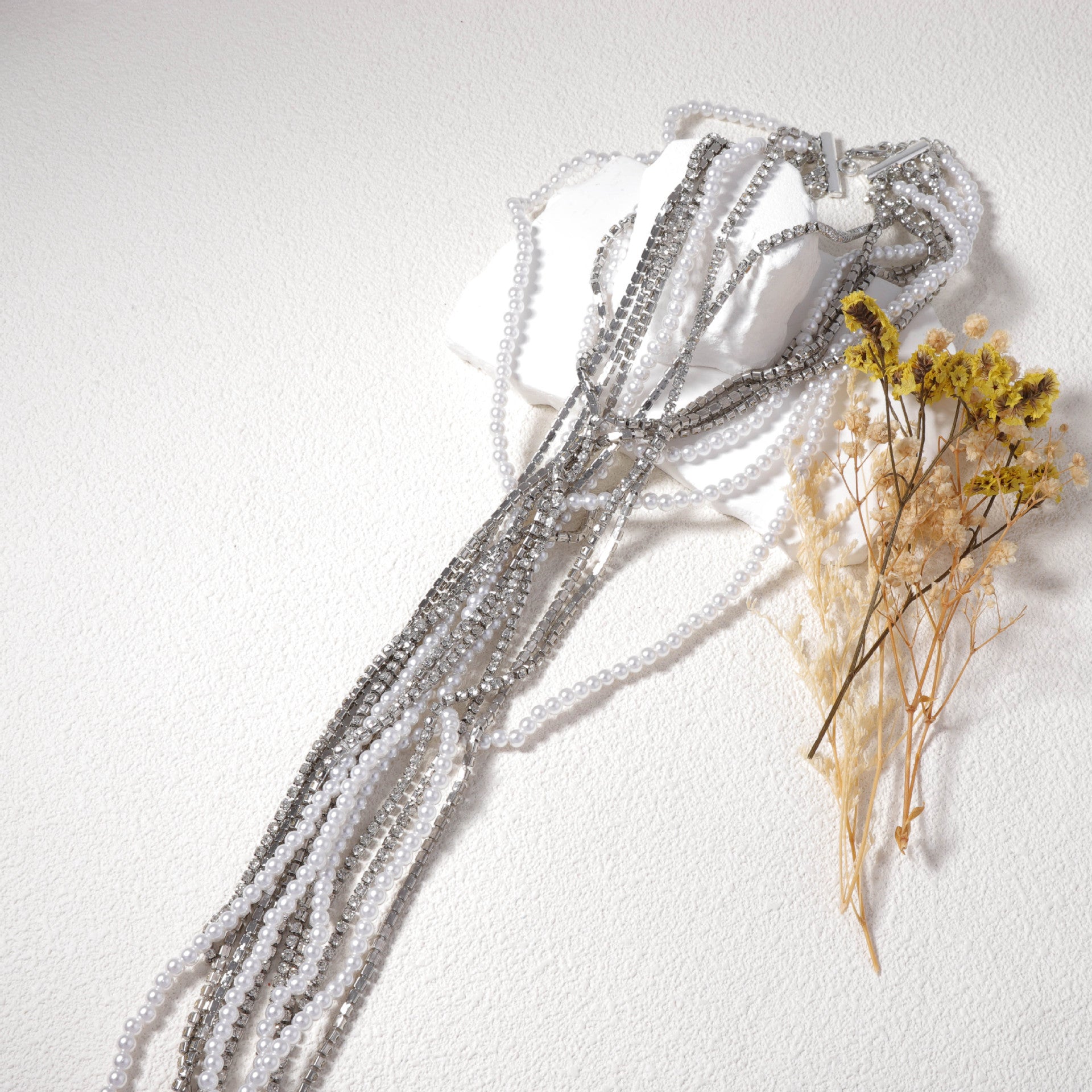 Elegantti Helmi Kaulakoru jokaiseen tilaisuuteen