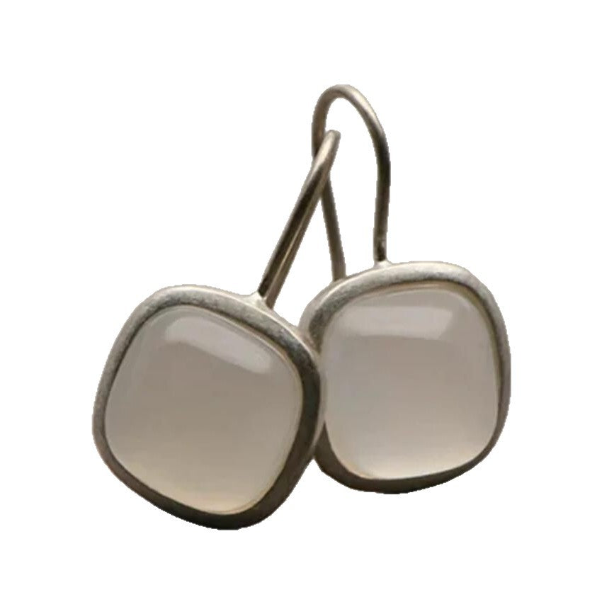 Hurmaava Hopea Korvarengas jokaiseen tilaisuuteen