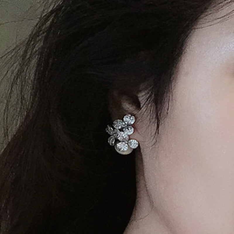 Elegantti Helmi Korvarengas jokaiseen tilaisuuteen