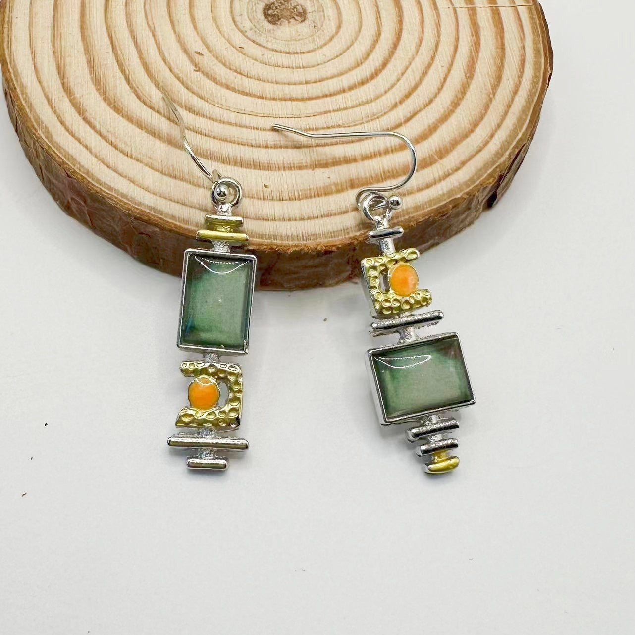 Klassinen Korvarengas ajattomalla viehätyksellä