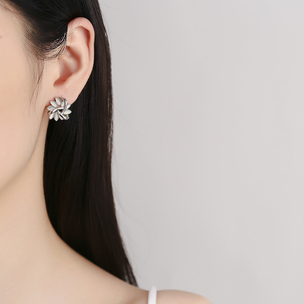 Kaunis Korvarengas ainutlaatuisella tyylillä