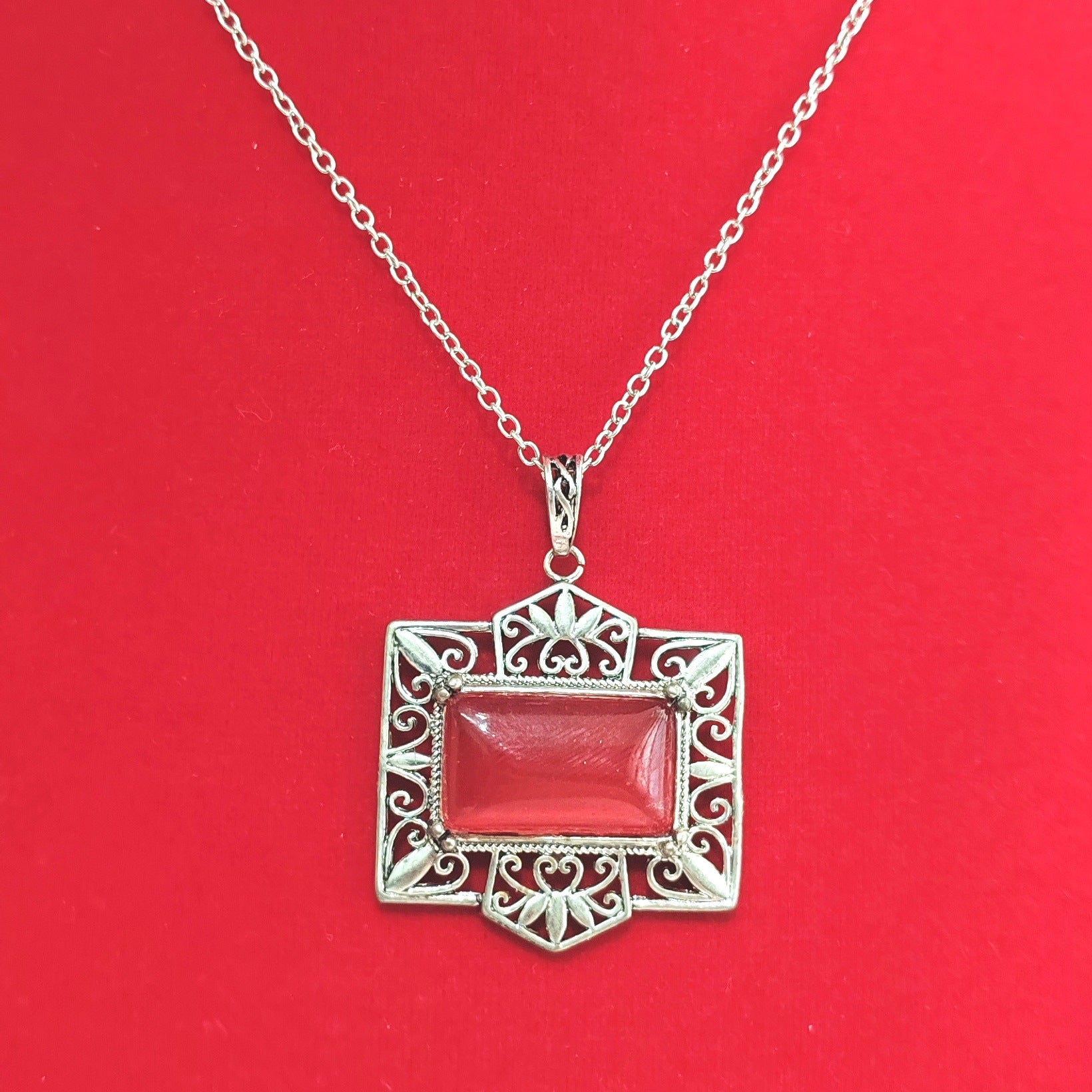 Käsintehty vintage Kaulakoru