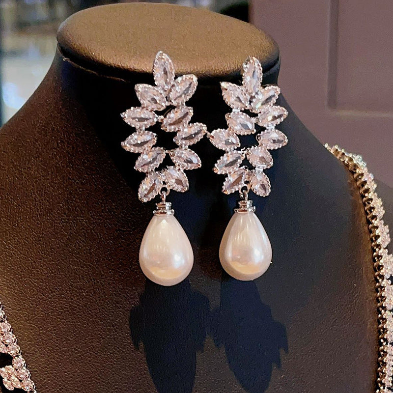 Elegantti Helmi Korvarengas jokaiseen tilaisuuteen