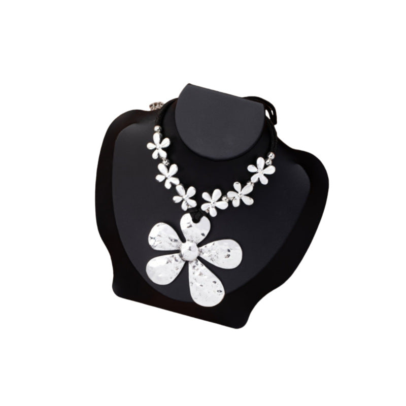 Upea Kaulakoru päivittäiseen käyttöön